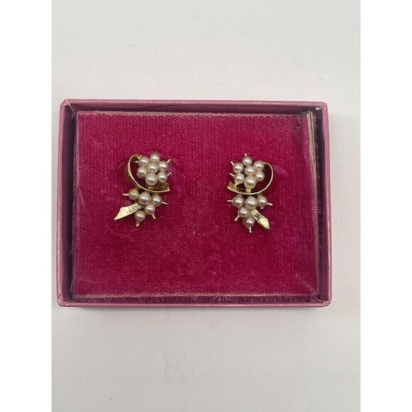 Vintage Gold Tone Faux Pearl Cluster Clip Earrings - Picture 2 of 8